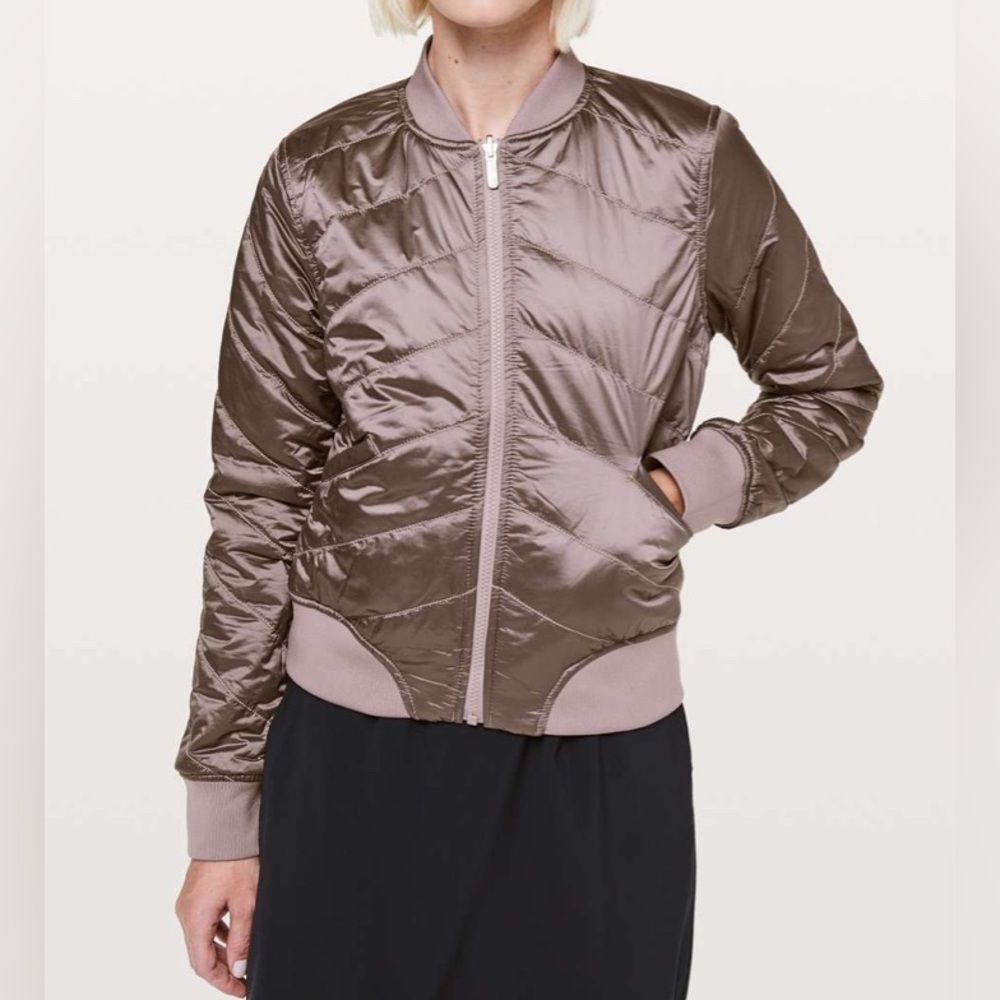 #466 Lululemon Flip It & Reverse It Jacket
Smoky Blush / Smoky Blush - Sz 10